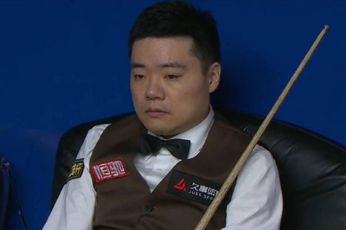又疼又叫打扑克