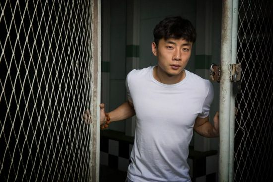 催眠班长羞涩打开双腿h