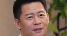 强行挺进美艳老师的后臀视频频