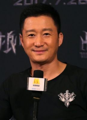 一碰手就湿的她